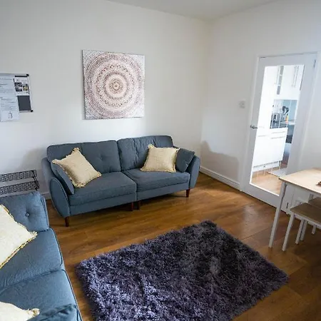 Comfortable House In Nuneaton Sleeps5 Free Parking Good Amenites Exterior photo