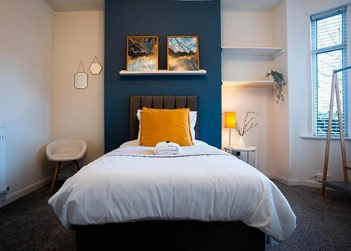 Comfortable House In Nuneaton Sleeps5 Free Parking Good Amenites