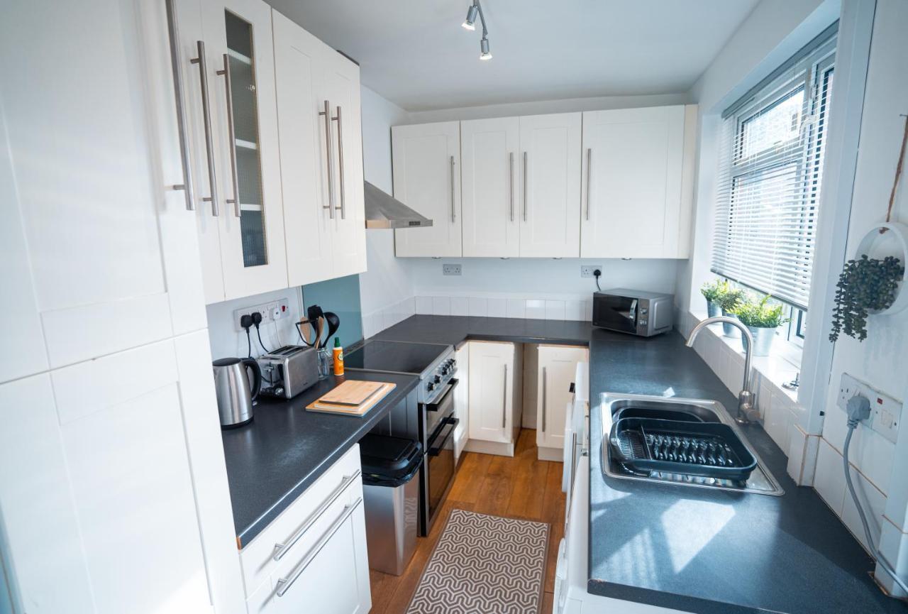 Apartment Comfortable House In Sleeps5 Free Parking Good Amenites *